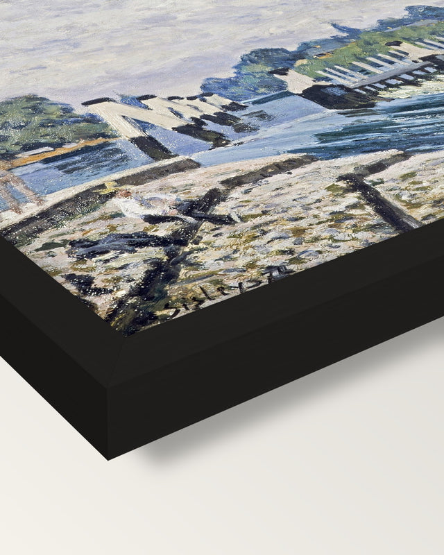 Molesey Weir by Alfred Sisley framed print, corner close-up: black moulding, mitred, the print set just below its edge