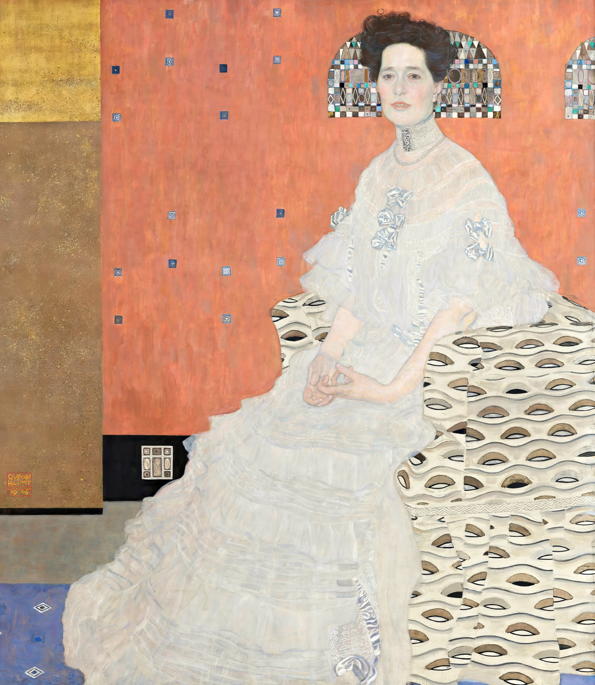 Portrait of Fritza Riedler by Gustav Klimt: a seated woman in a white gown, a half-circle of mosaic behind her head