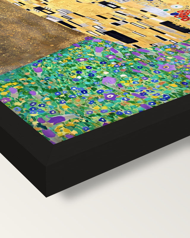The Kiss by Gustav Klimt framed print, corner close-up: black moulding, mitred, the print set just below its edge
