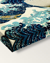 The Great Wave of Kanagawa by Hokusai on stretched canvas, corner close-up: the painting mirror-wrapped round the sides