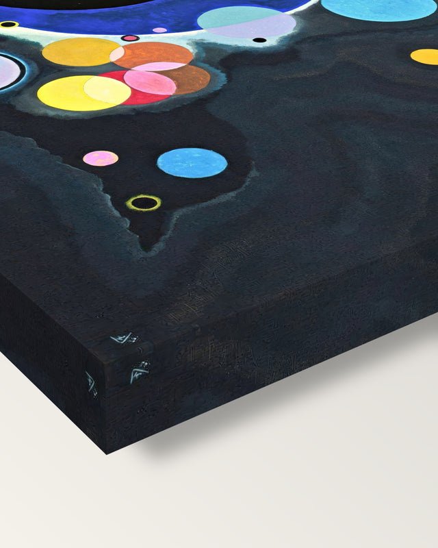 Several Circles by Wassily Kandinsky on stretched canvas, corner close-up: the painting mirror-wrapped round the sides